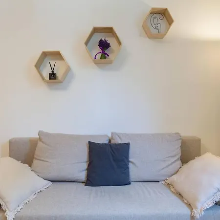 Apartman June B *