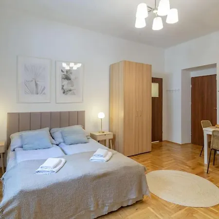 June B Apartman *